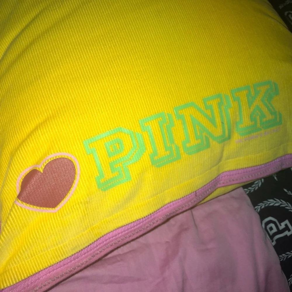 Vintage university Yellow and Pink Pillow - Picture 6 of 6